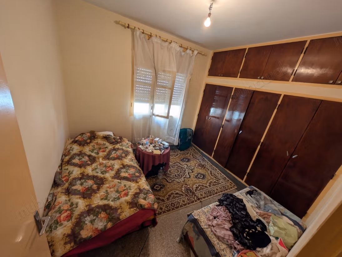 Casa di 110 m2 al suolo su 3 piani nel centro di Temara