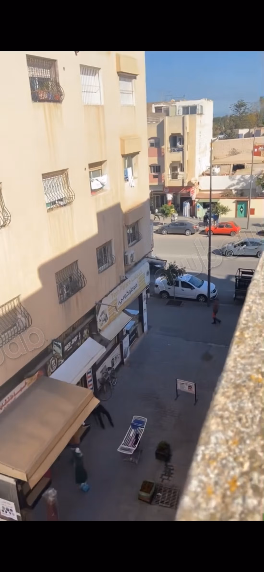 Casa di 110 m2 al suolo su 3 piani nel centro di Temara