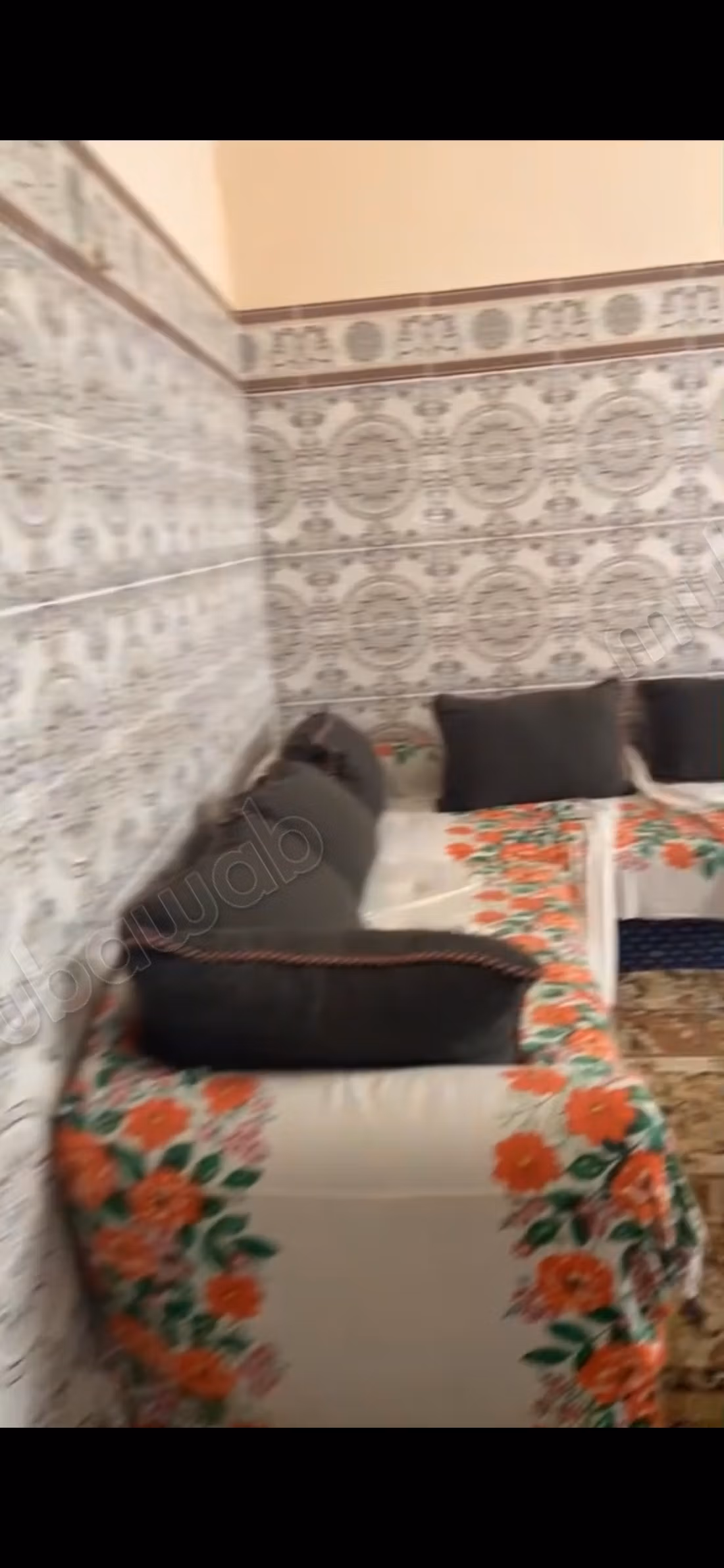 Casa di 110 m2 al suolo su 3 piani nel centro di Temara