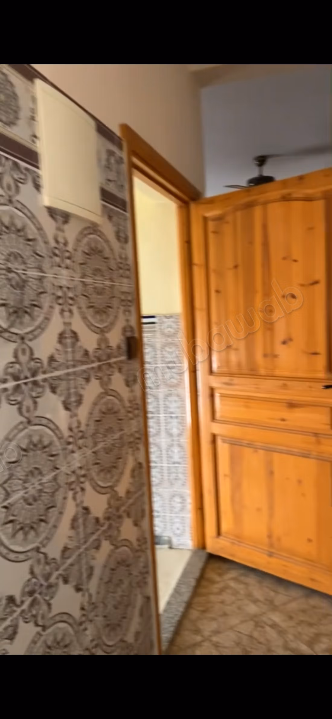Casa di 110 m2 al suolo su 3 piani nel centro di Temara