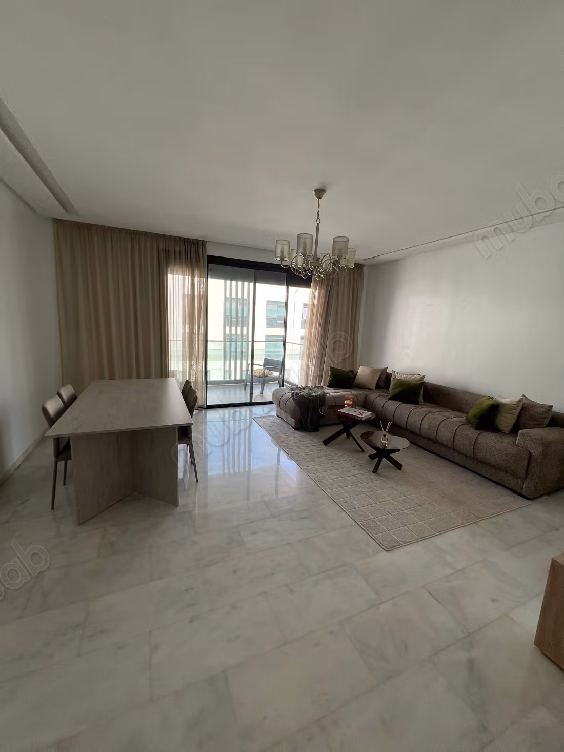 Location d'un appartement à Casablanca Finance City. 
3 pièces. 
Meublé