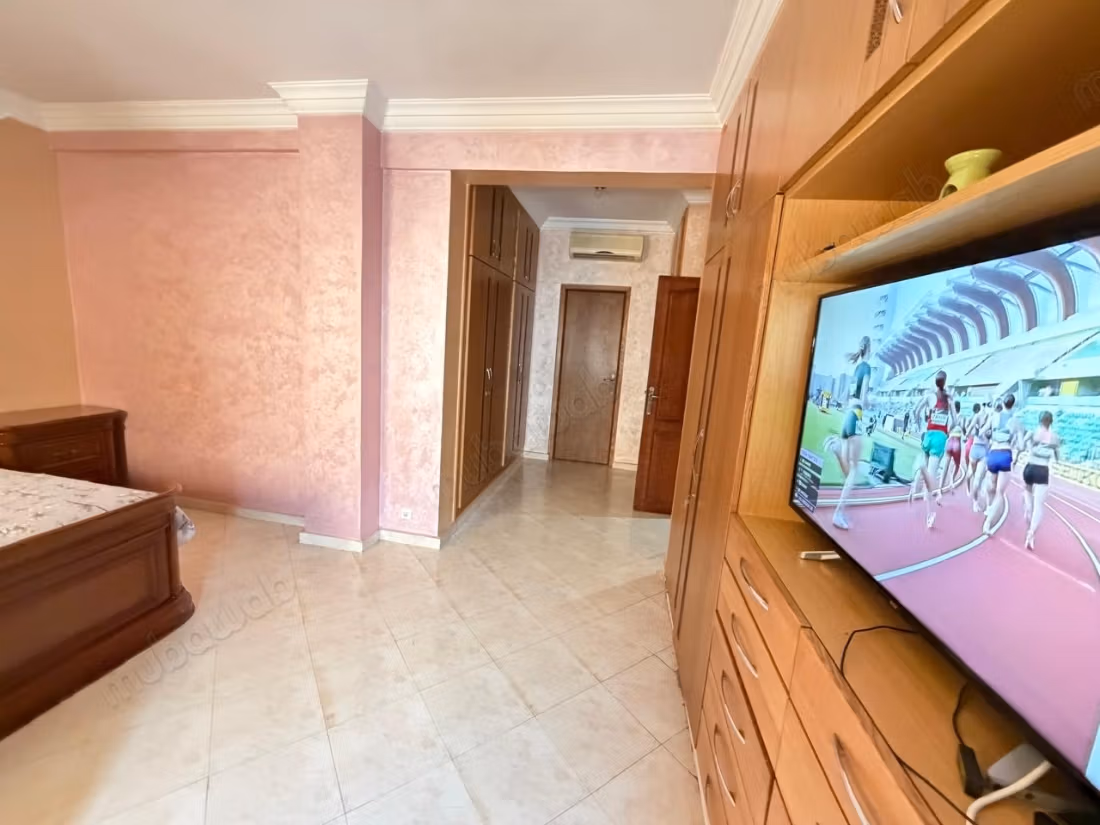 For rent Spacious apartment 240 m² in Sonaba