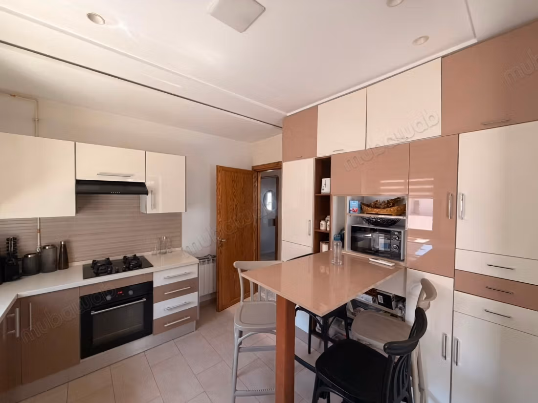 A vendre un appartement S3 à Riadh El Andalous