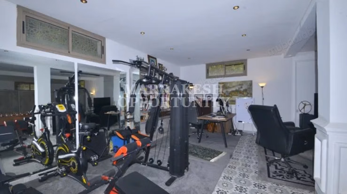 Gemeubileerde villa te koop