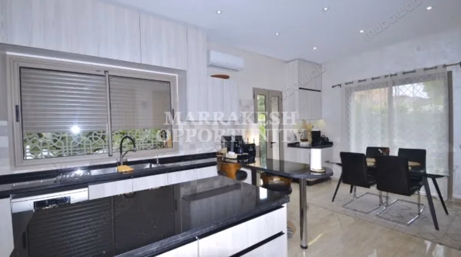 Gemeubileerde villa te koop