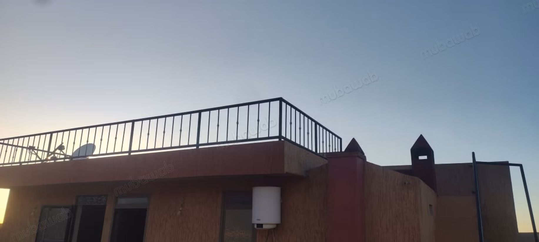 Geweldig huis te koop in Temzzout. Totale oppervlakte 174 m². Geweldig terras