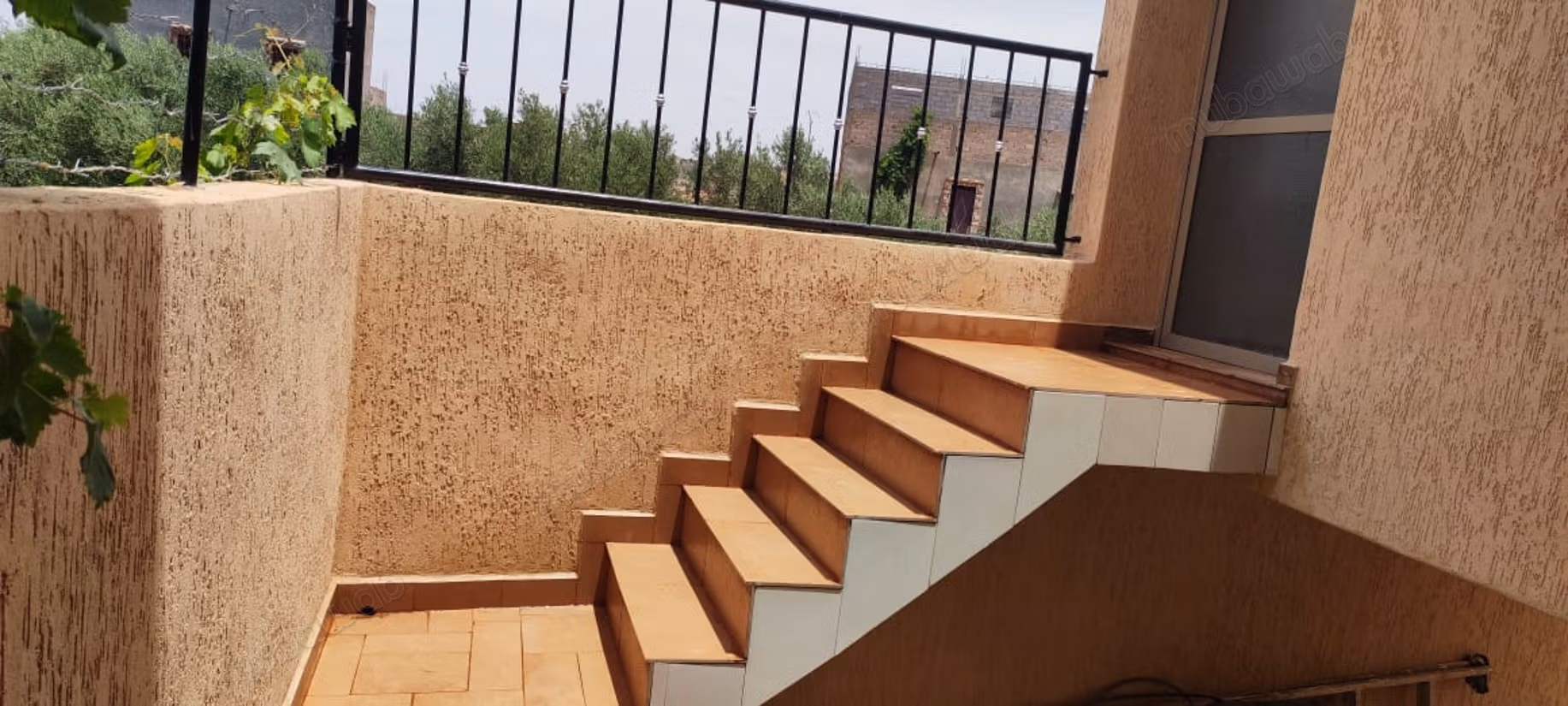 Geweldig huis te koop in Temzzout. Totale oppervlakte 174 m². Geweldig terras