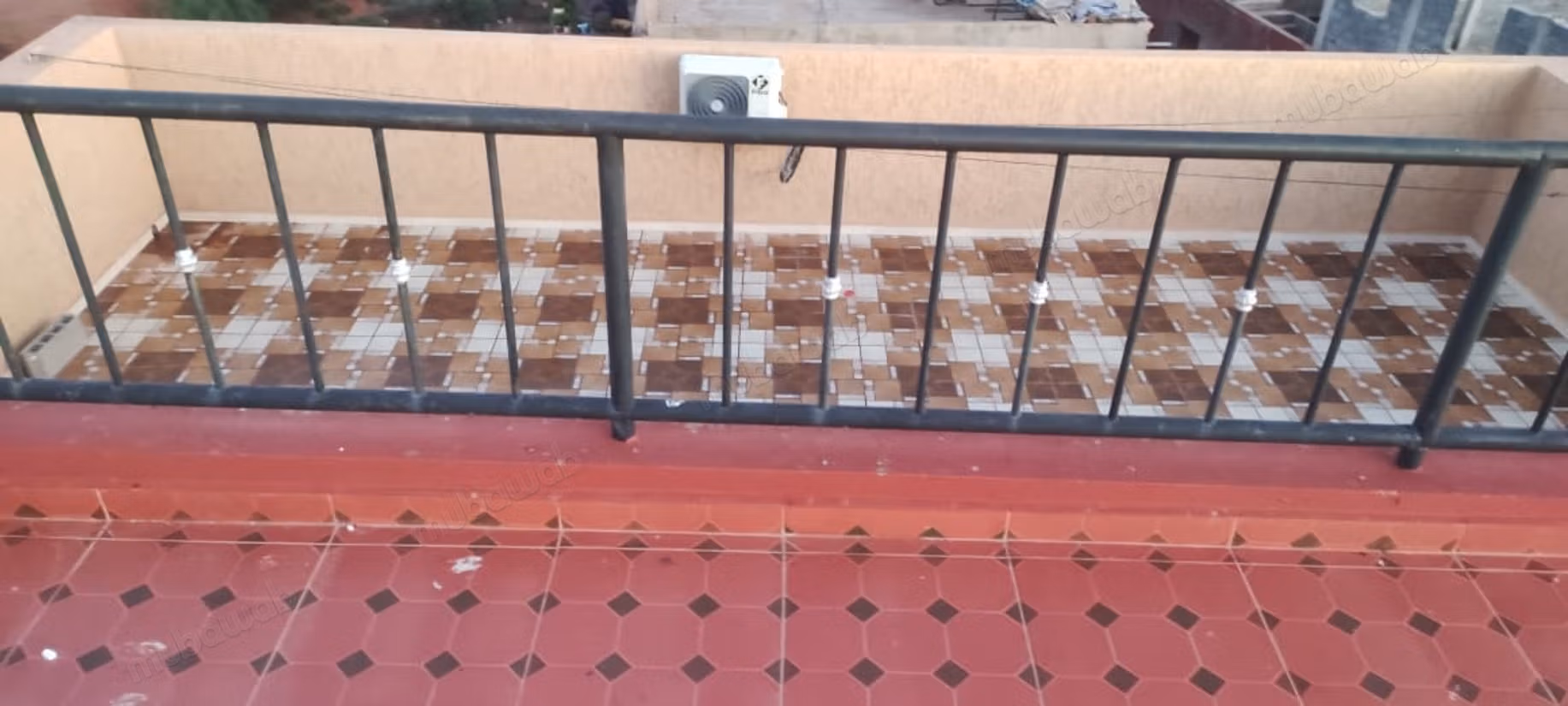 Geweldig huis te koop in Temzzout. Totale oppervlakte 174 m². Geweldig terras
