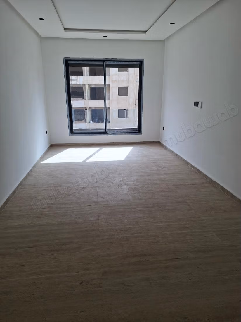 Apartment rental in Ain Mezouar. 2 beautiful rooms. Concierge service, beautiful pool