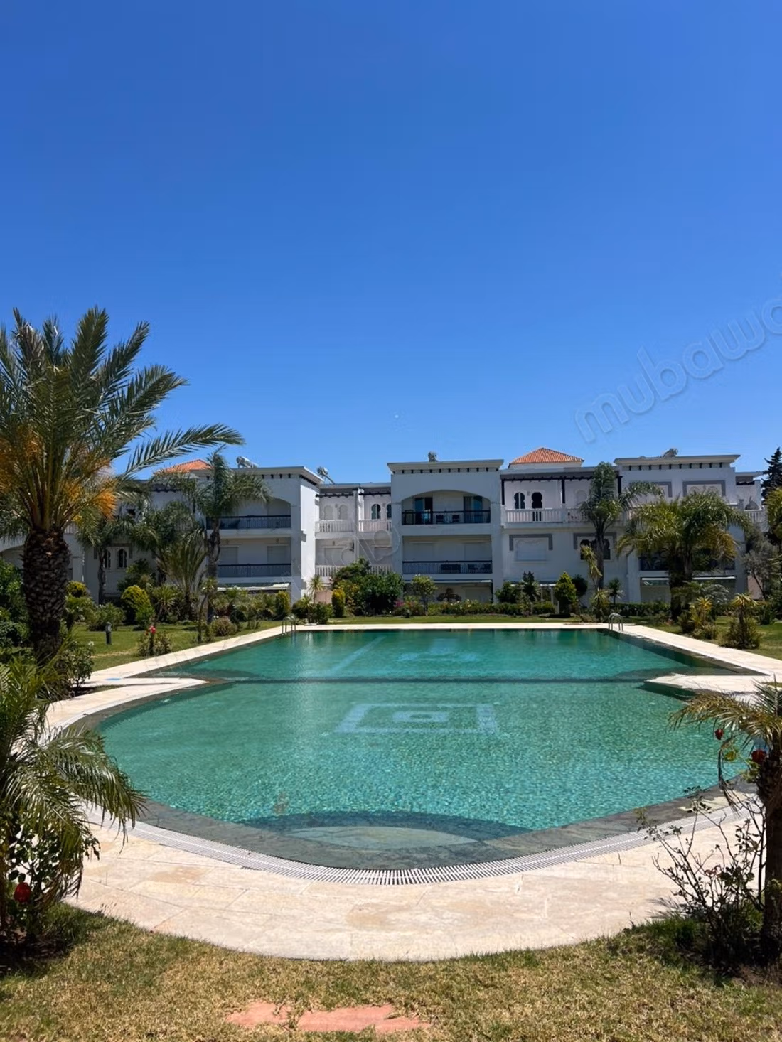 Furnished apartment for rent daily with pool
