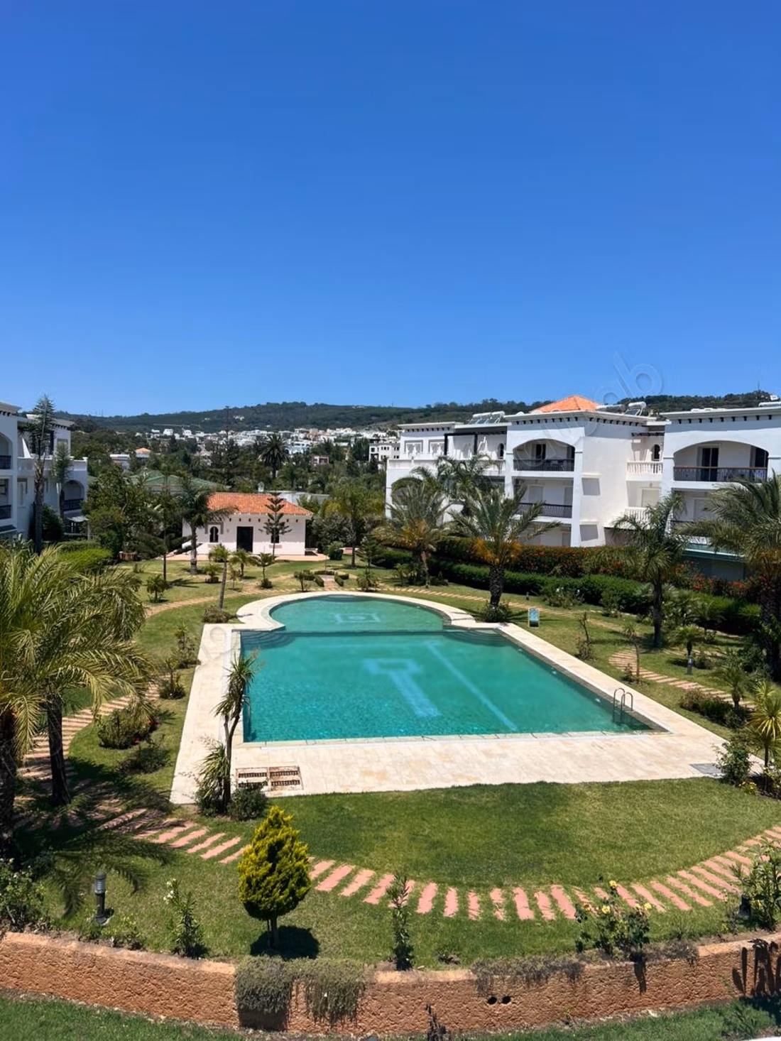 Furnished apartment for rent daily with pool