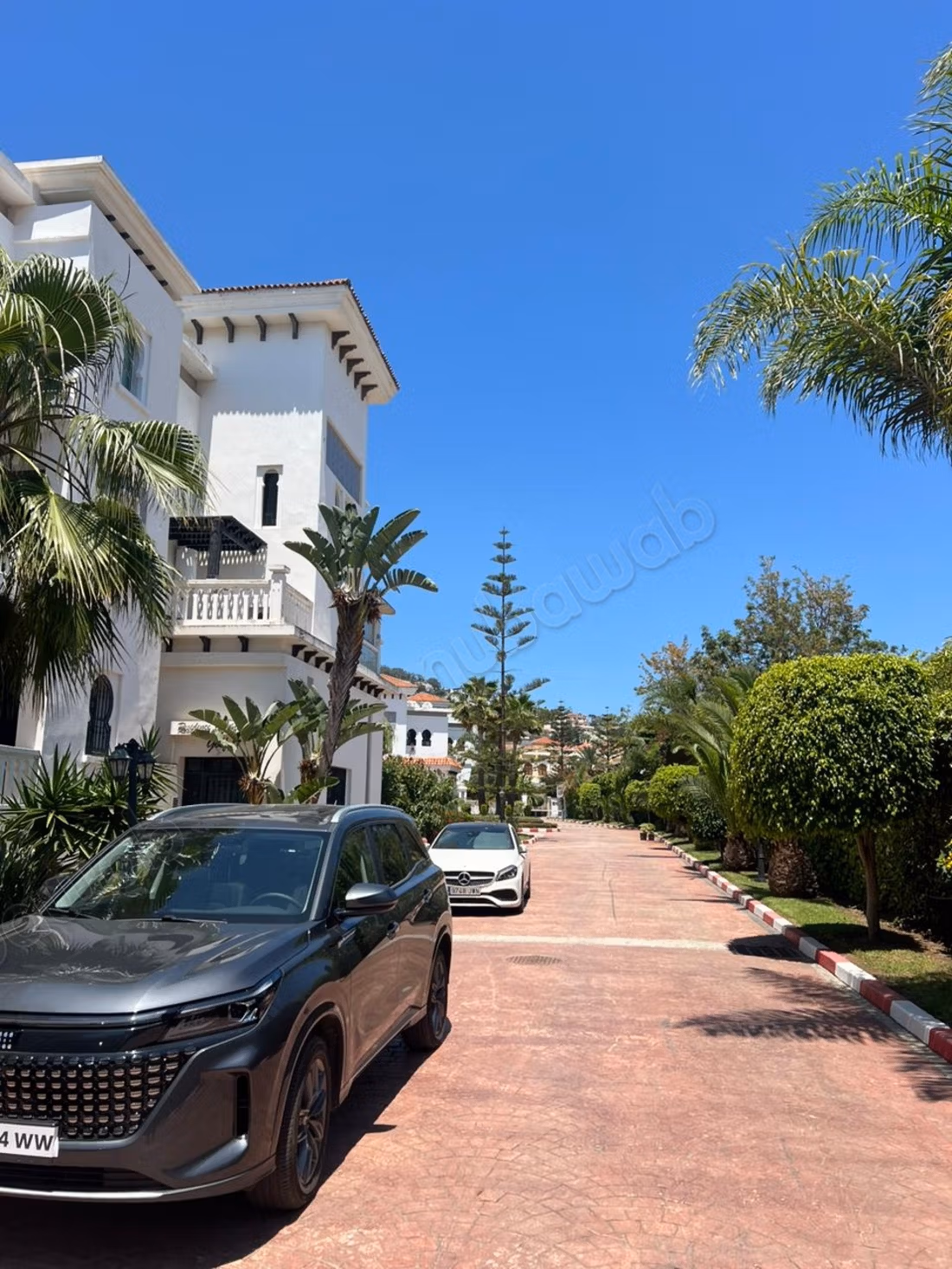 Furnished apartment for rent daily with pool
