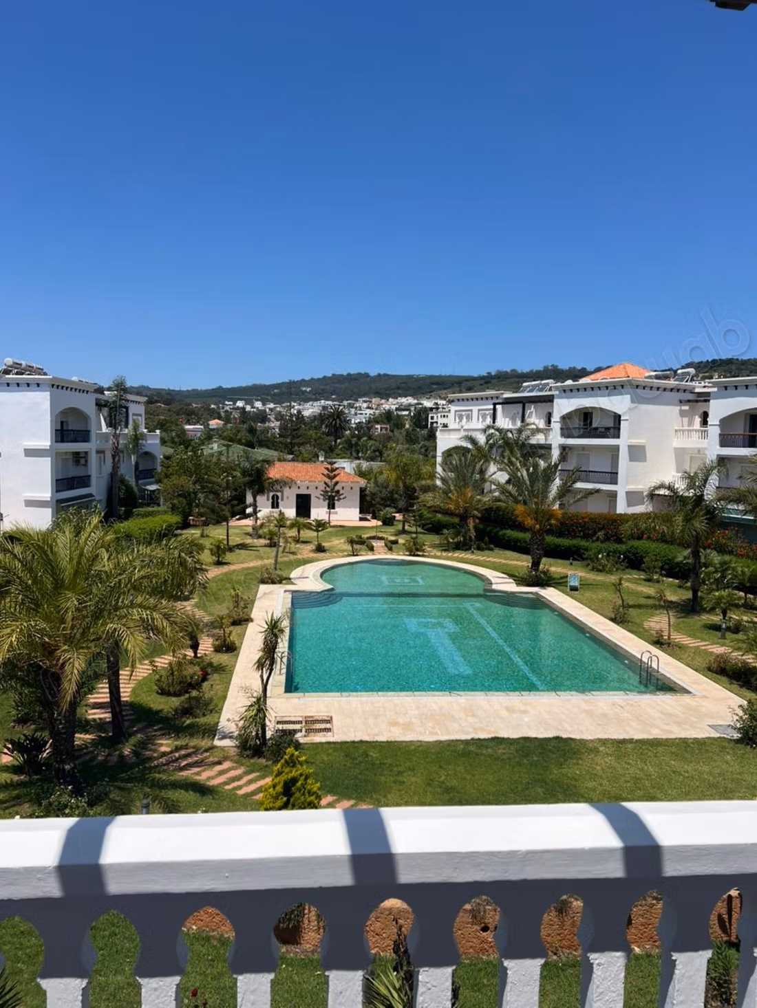Furnished apartment for rent daily with pool
