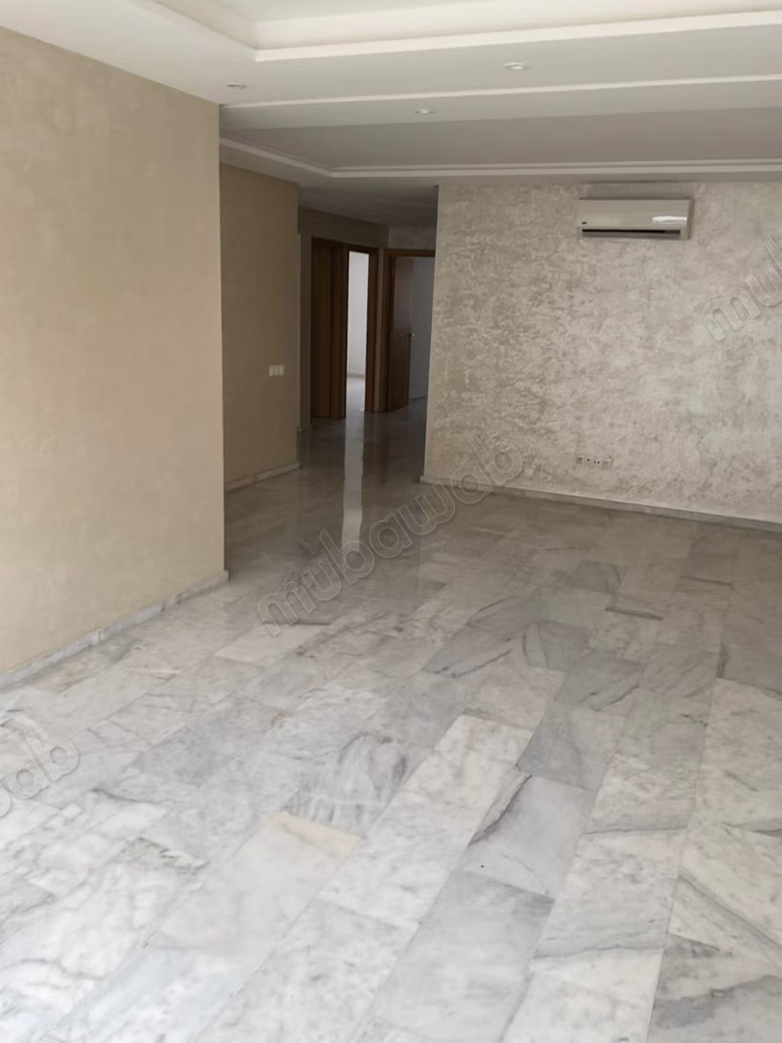 Affitta questo appartamento a Riviera. 1 Stanza. Porta blindata, sicurezza