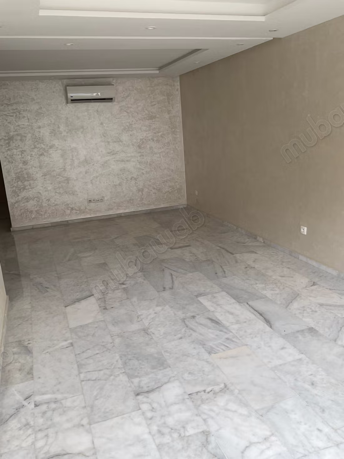 Affitta questo appartamento a Riviera. 1 Stanza. Porta blindata, sicurezza