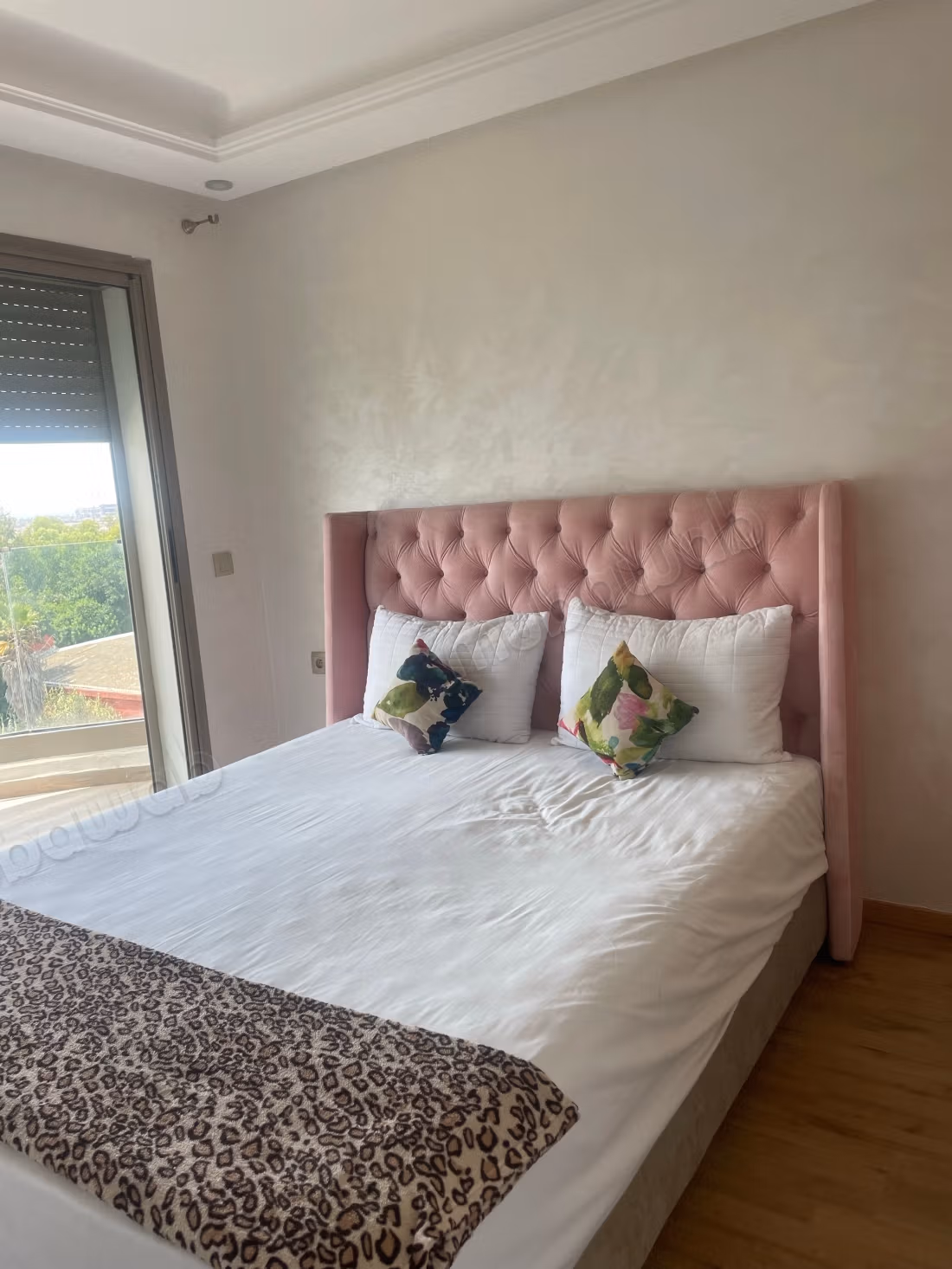 Location d'un appartement à Plage Oued Cherrat. Surface de 70 m². Jardin et ascenseur