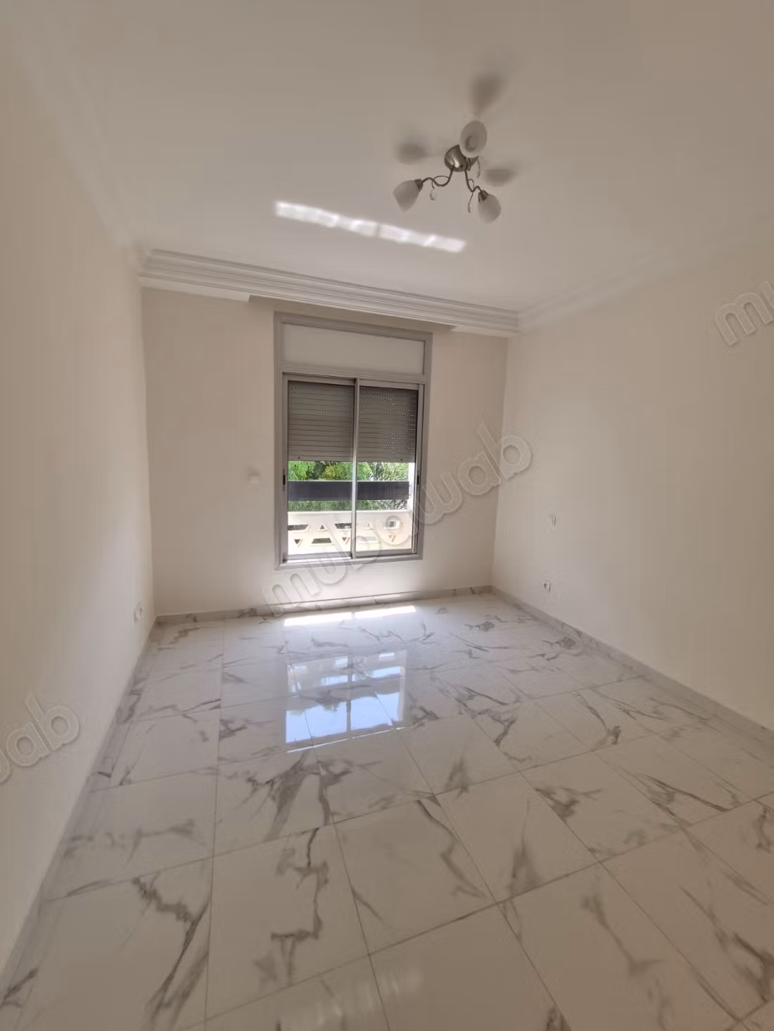En venta Apartamento renovado soleado en Harhoura