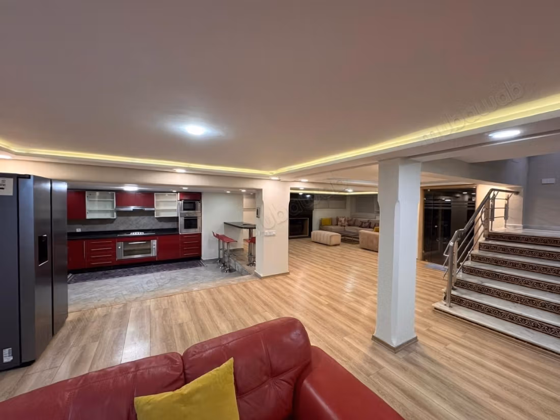 Luxe villa te huur in Riyad. 5 slaapkamers. Gemeubileerd