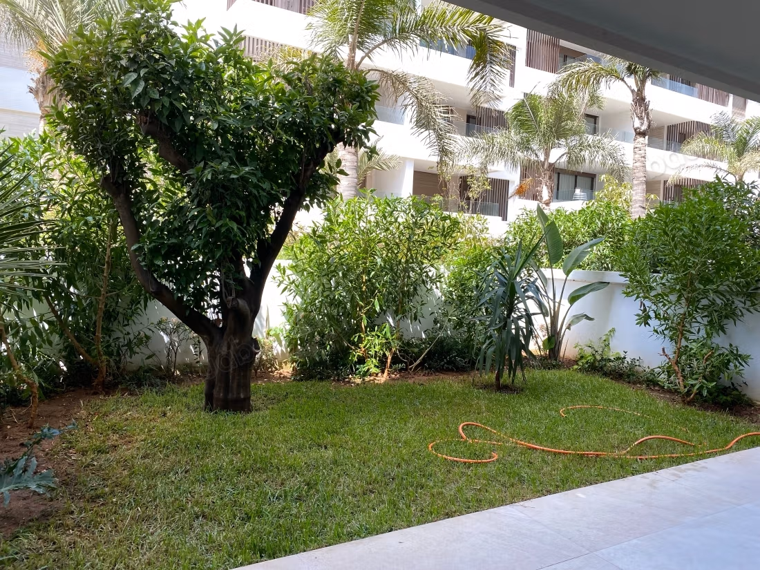 Affitto di un appartamento a Souissi. 3 stanze. Con ascensore e terrazza
