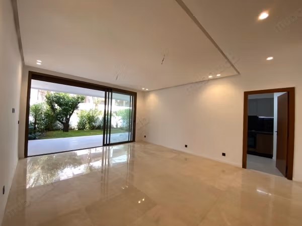 Alquiler de un apartamento en Souissi. 3 habitaciones. Con ascensor y terraza