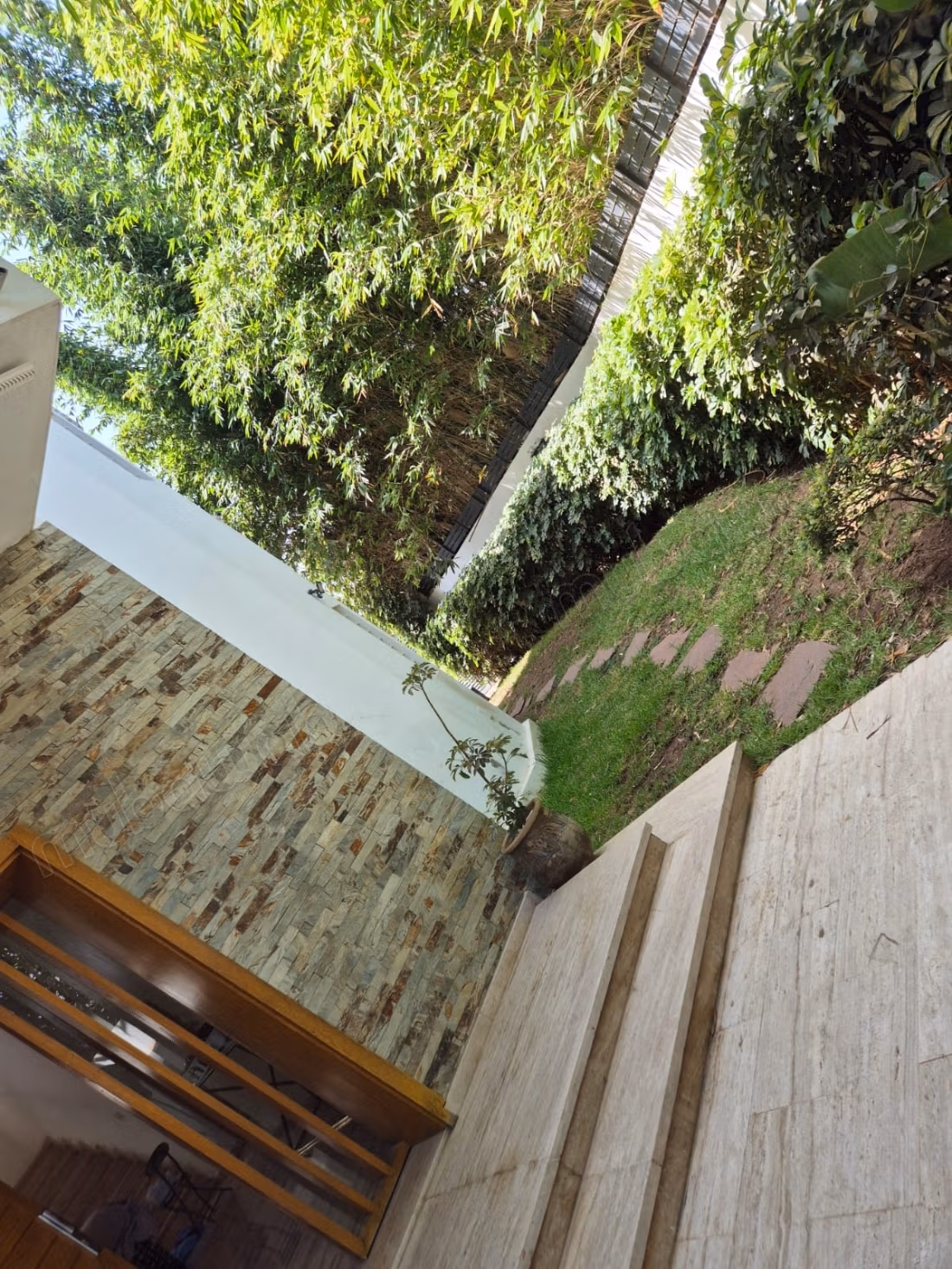 Magnifique villa vide ou meublé à louer à Polo. 
4 chambres piscine jardin