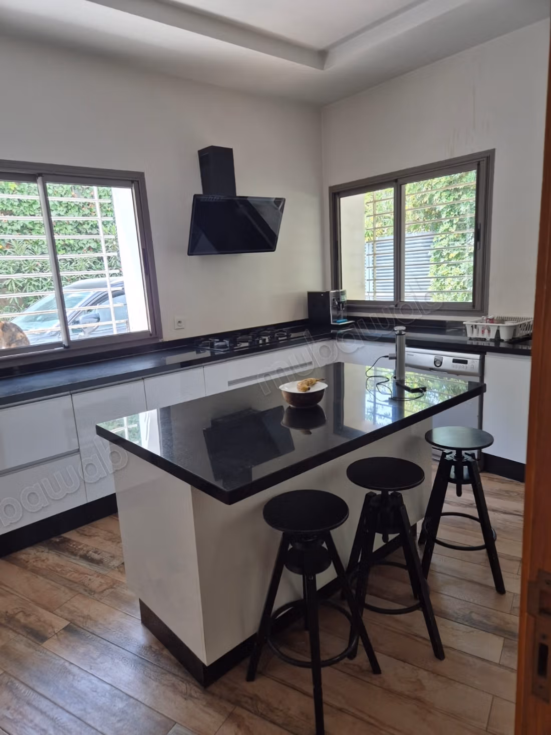 Magnifica villa in affitto a Polo. 4 camere piscina giardino