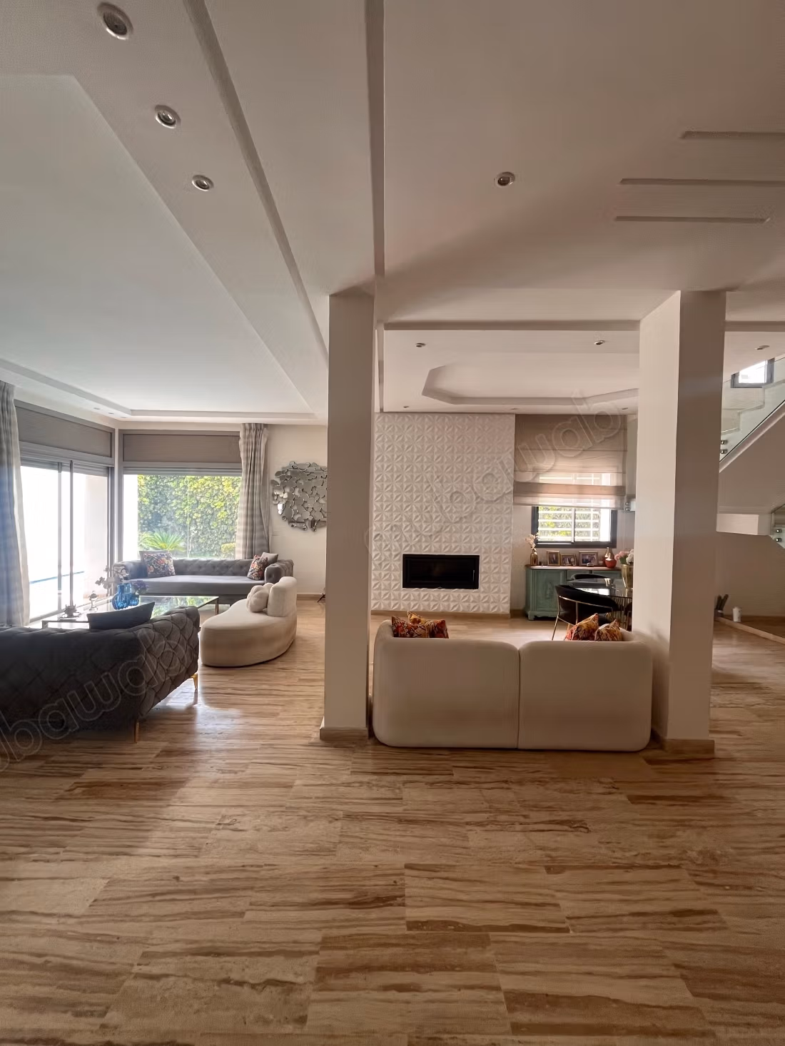 Magnifique villa vide ou meublé à louer à Polo. 
4 chambres piscine jardin