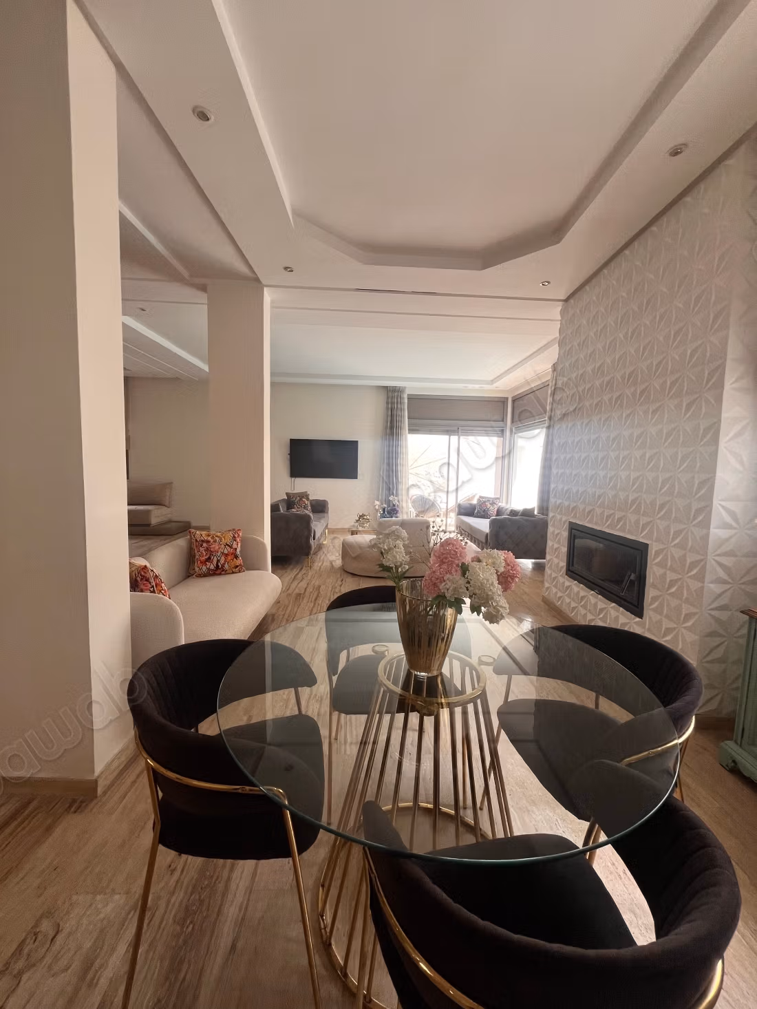 Magnifique villa vide ou meublé à louer à Polo. 
4 chambres piscine jardin