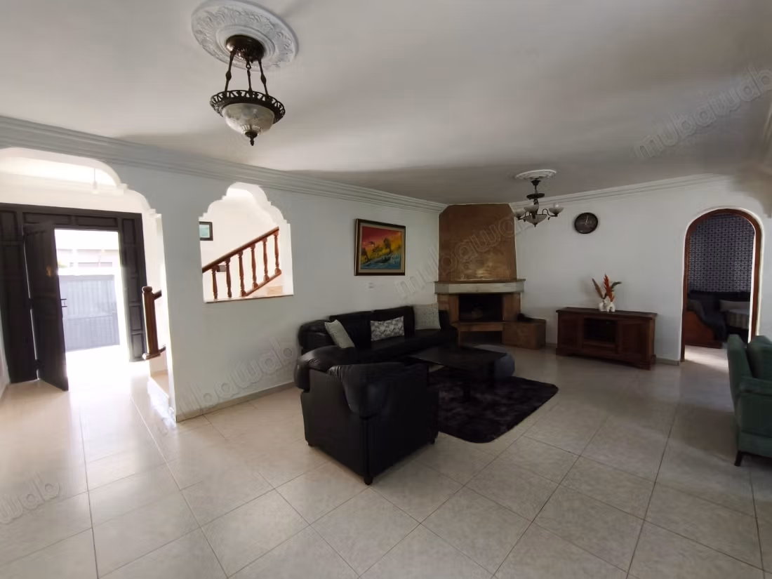 Seaside villa with great potential