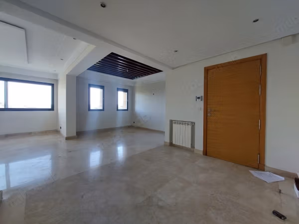 Ubicación apartamento 3 habitaciones vacío Boiskoufa ciudad verde