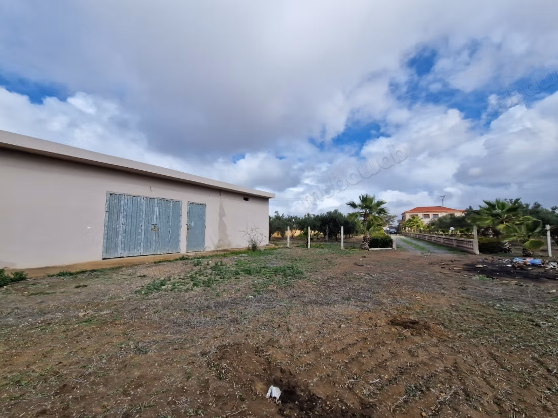 Belle Ferme titrée de 1 ha près de Benslimane