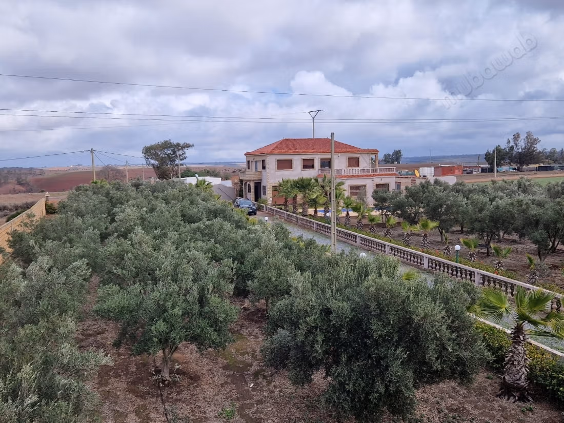Belle Ferme titrée de 1 ha près de Benslimane