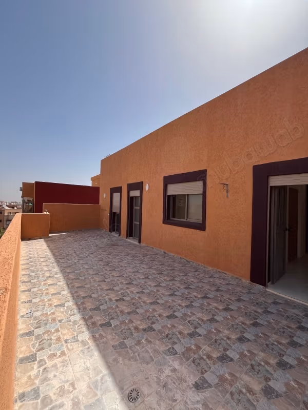 Appartement à vendre à Mhamid. Superficie 94 m². Terrasse et ascenseur