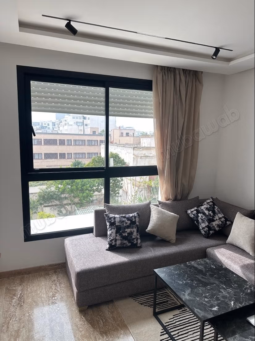 Studio Moderne à Louer – Quartier Hôpitaux