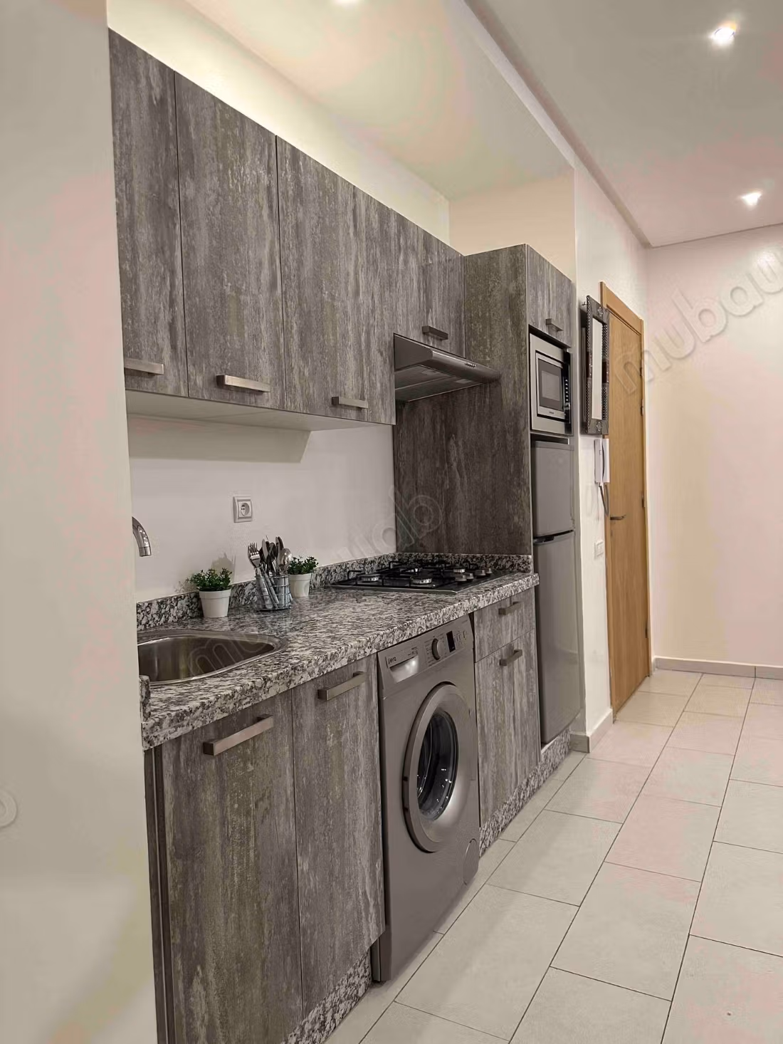 Bellissimo studio arredato in affitto in una residenza sicura