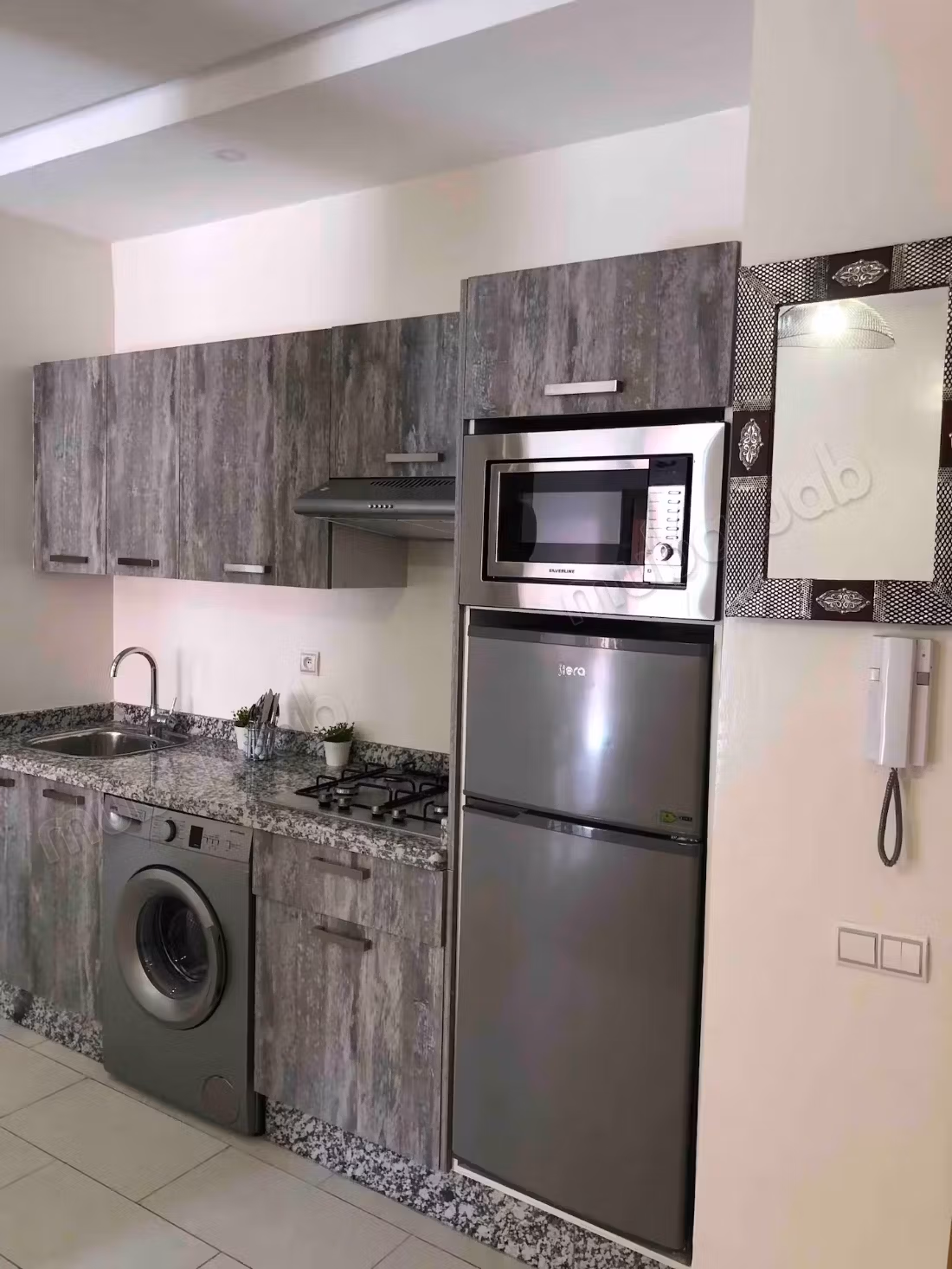 Bellissimo studio arredato in affitto in una residenza sicura
