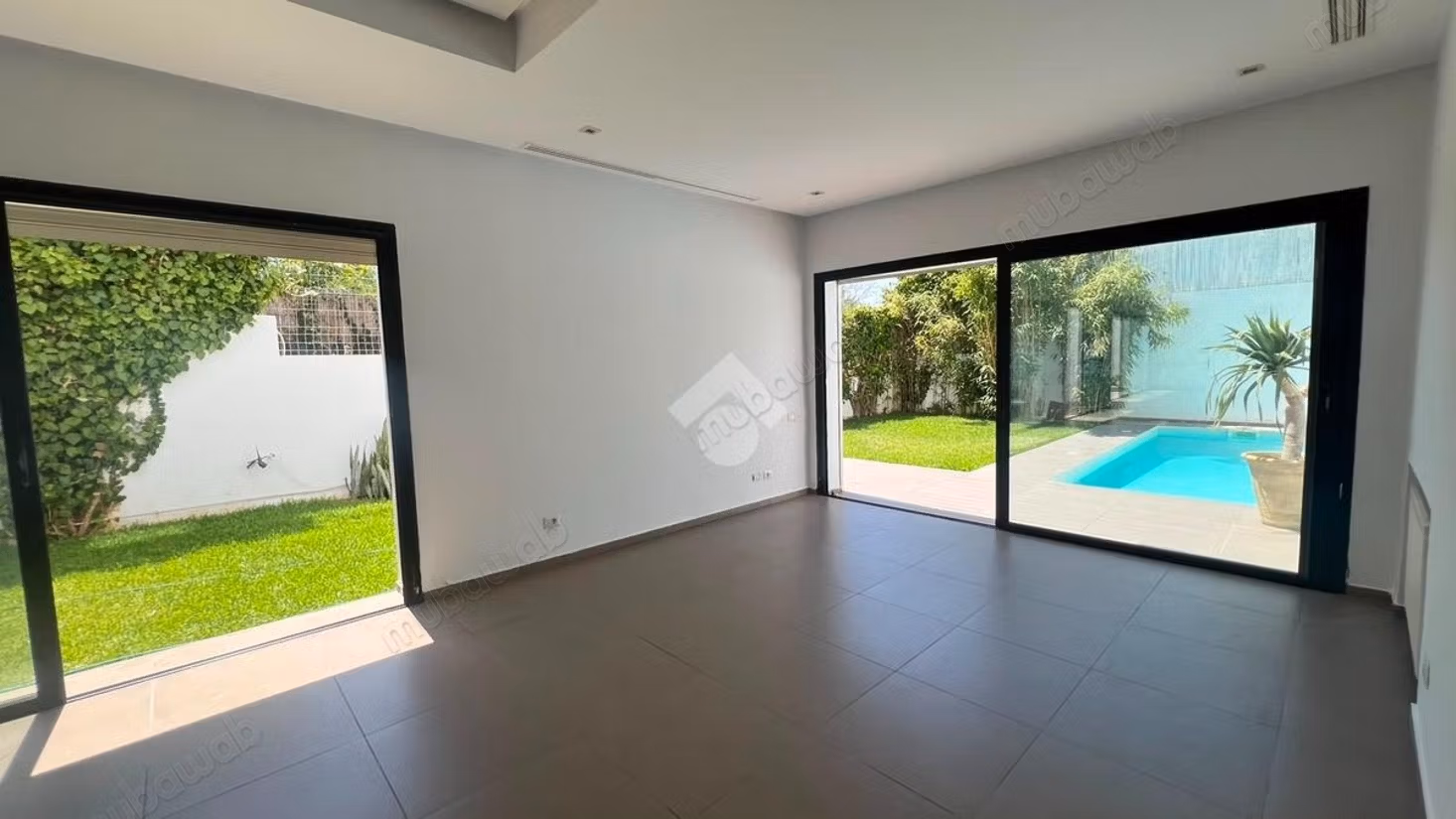 Magnifica villa in affitto a Gammarth Superiore. 5 grandi stanze. Porta blindata, antenna parabolica