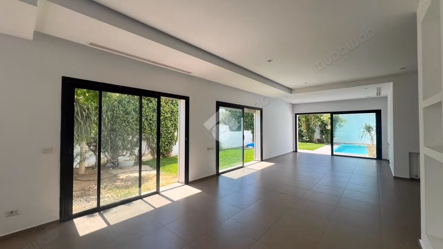 Magnifica villa in affitto a Gammarth Superiore. 5 grandi stanze. Porta blindata, antenna parabolica
