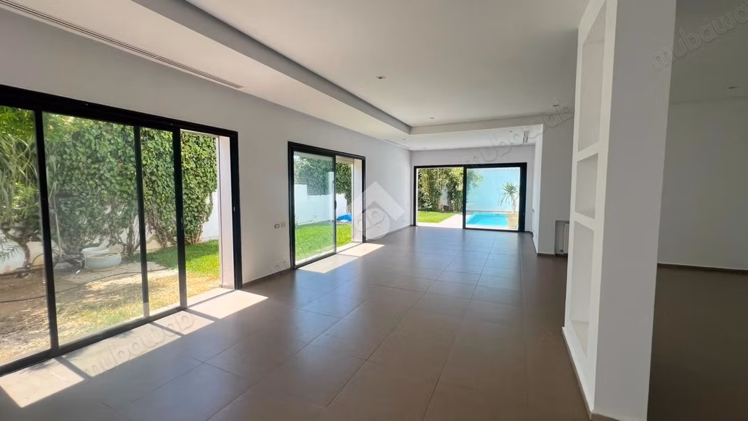 Magnifica villa in affitto a Gammarth Superiore. 5 grandi stanze. Porta blindata, antenna parabolica