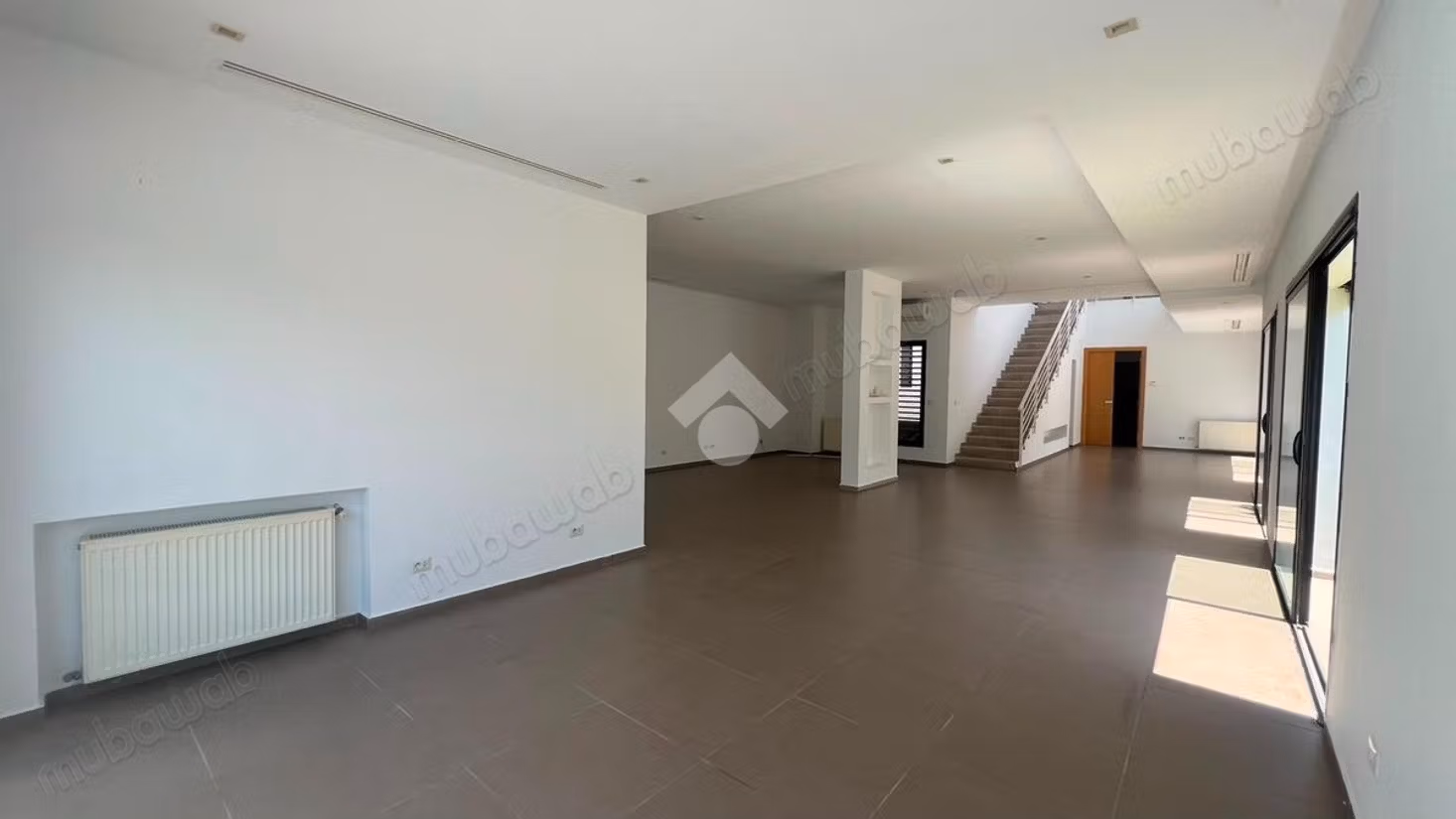 Magnifica villa in affitto a Gammarth Superiore. 5 grandi stanze. Porta blindata, antenna parabolica