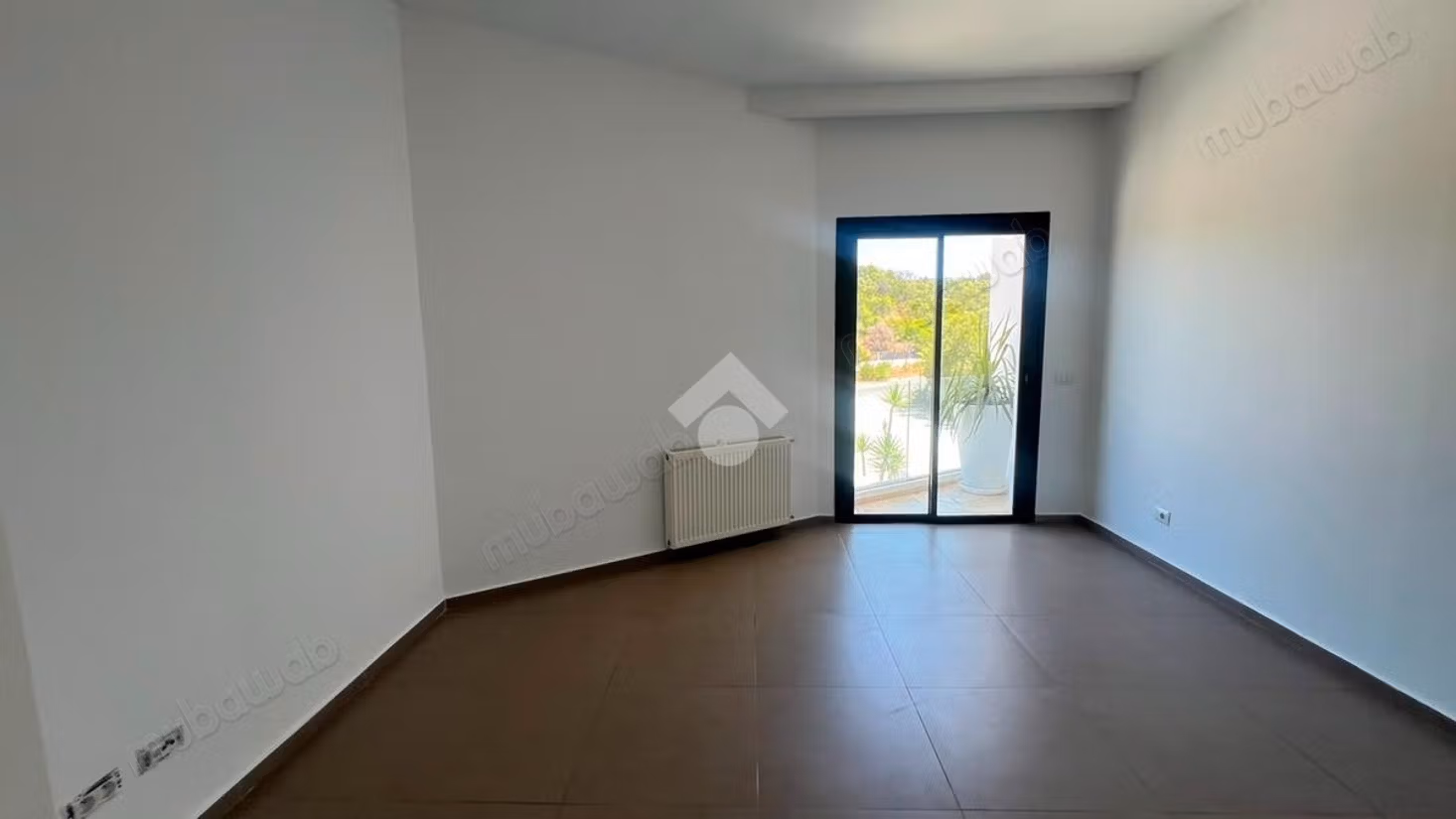 Magnifica villa in affitto a Gammarth Superiore. 5 grandi stanze. Porta blindata, antenna parabolica