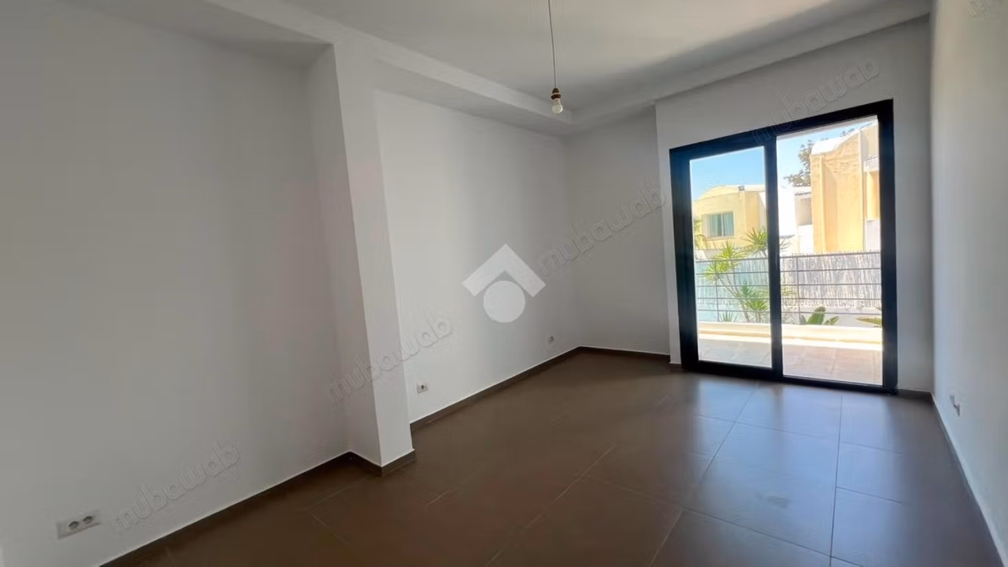Magnifica villa in affitto a Gammarth Superiore. 5 grandi stanze. Porta blindata, antenna parabolica