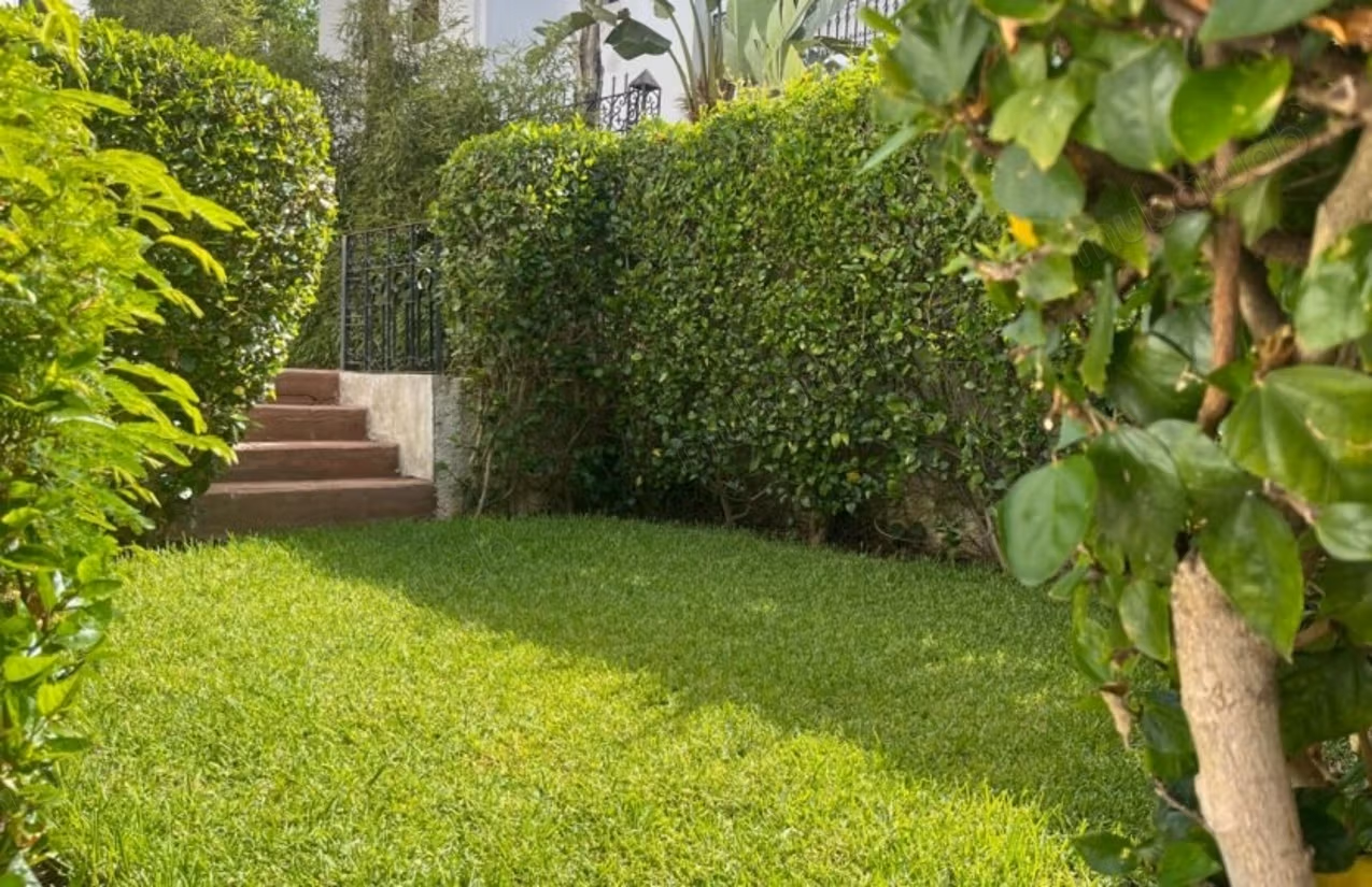 Villa a louer a tanger 
surface 500m² 
situation golf