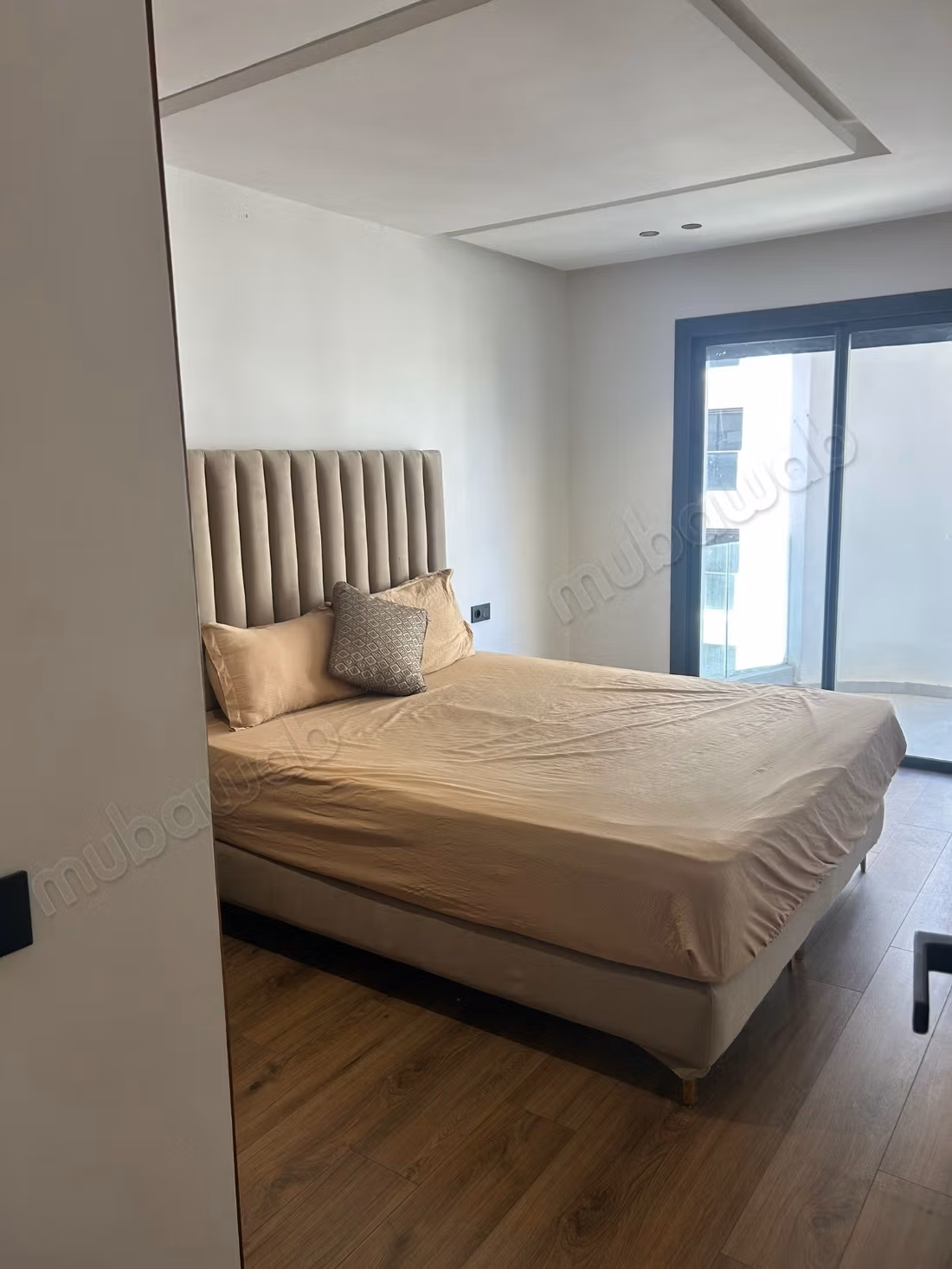 High-end studio for rent at 8500 dh