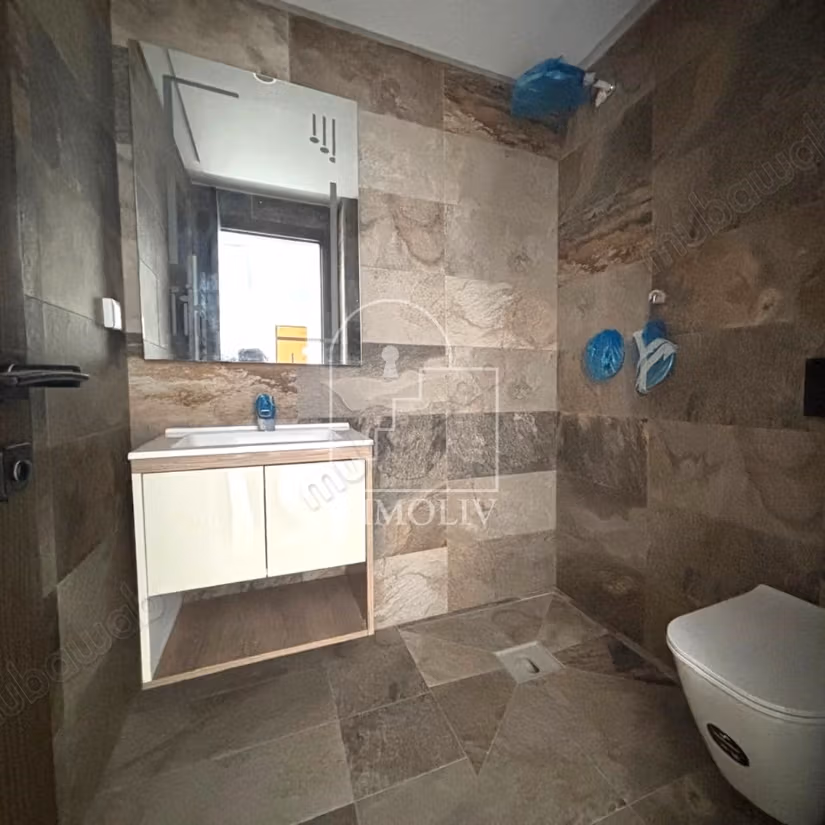 A louer un Appt S1 neuf à Chotrana 1