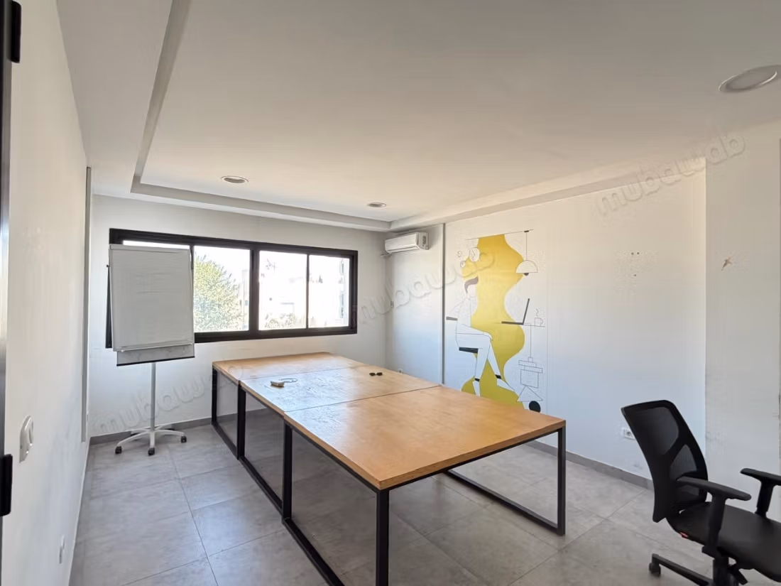 In affitto edificio moderno di 1100 m² a El Menzah 5