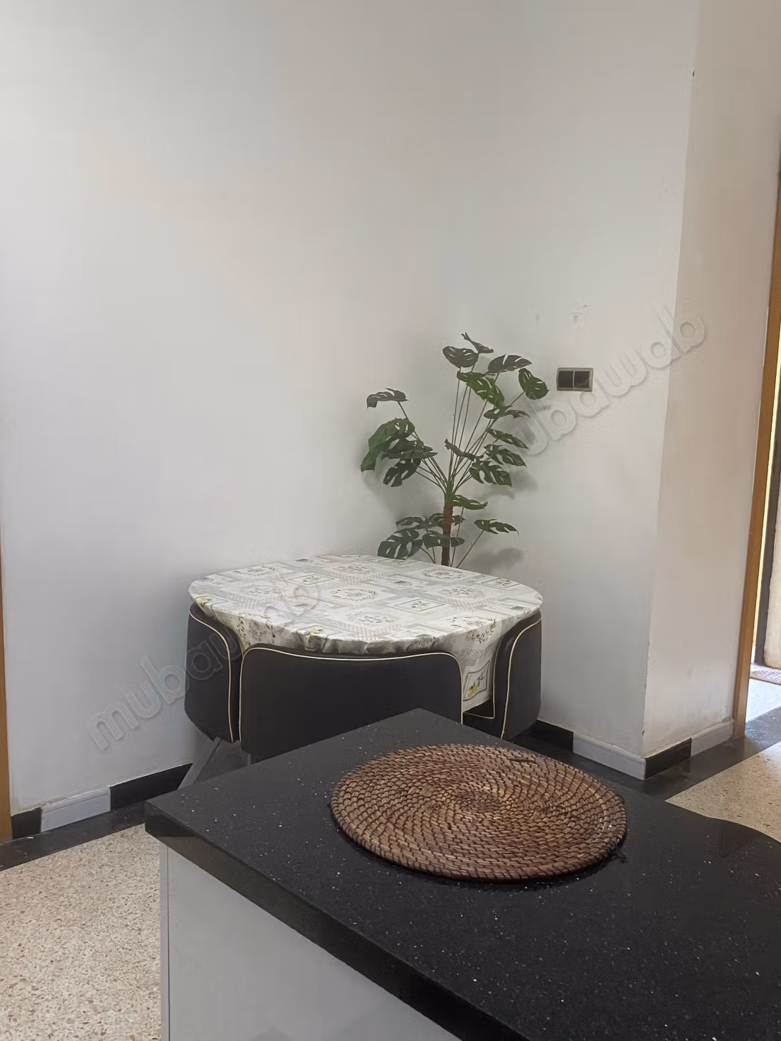 Appartamenti in affitto a Mers Sultan. Superficie di 70 m². Parcheggio e giardino