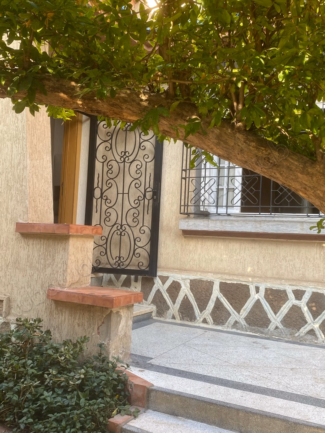 Appartamenti in affitto a Mers Sultan. Superficie di 70 m². Parcheggio e giardino