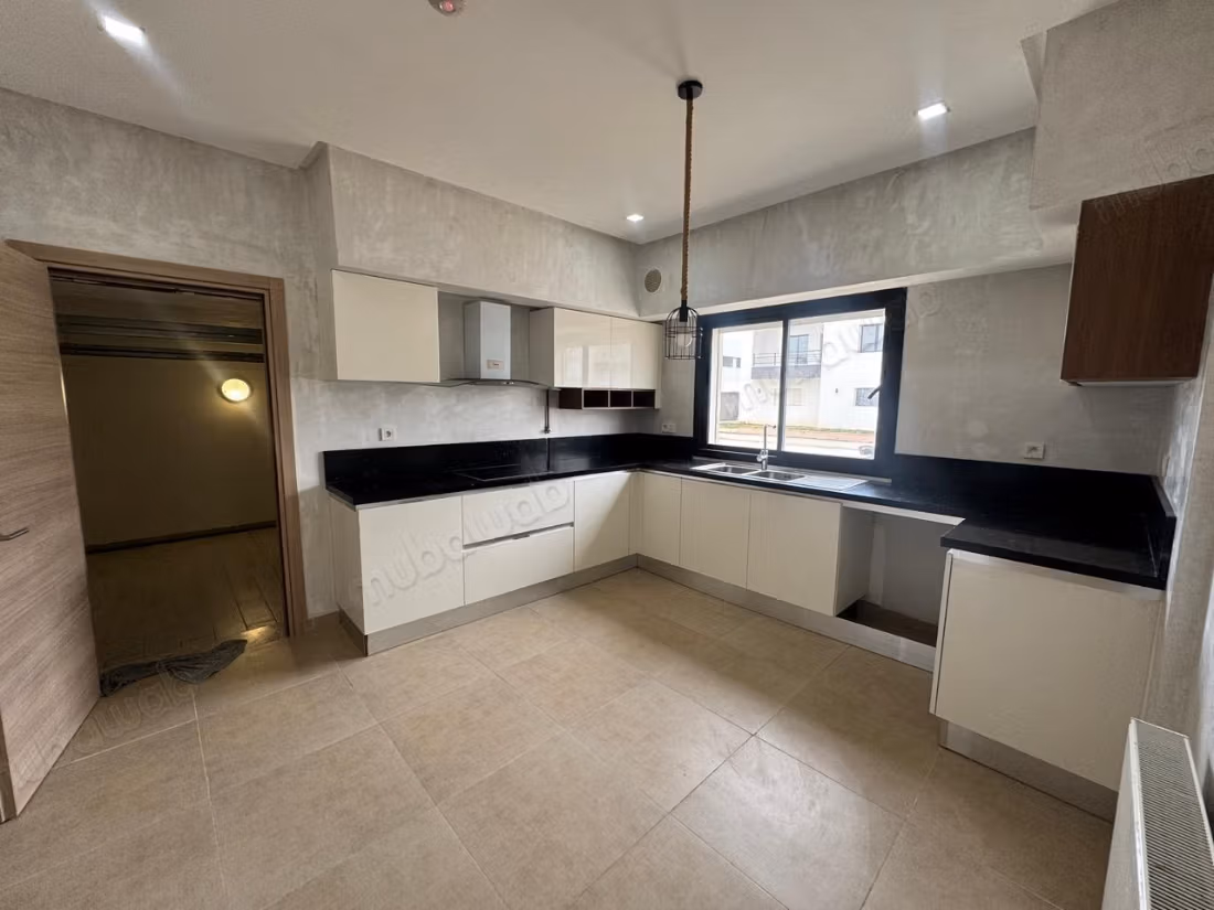 Superb villa for rent in Gammarth Superior. 4 bedrooms. Terrace and garden
