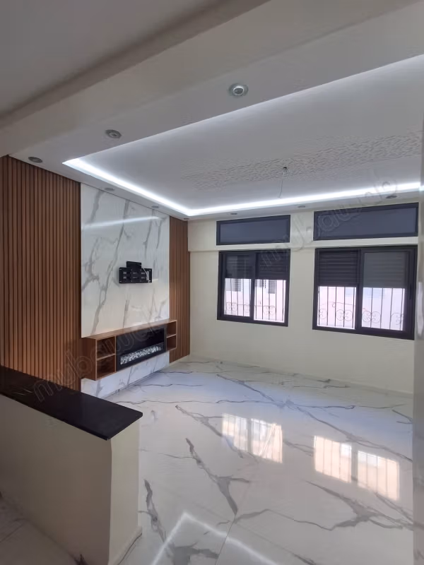 Groot leeg appartement in de wijk Errida